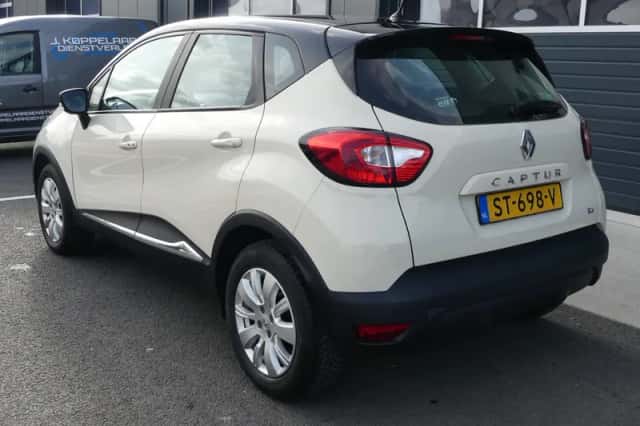 Renault Captur (2015) thumbnail 5