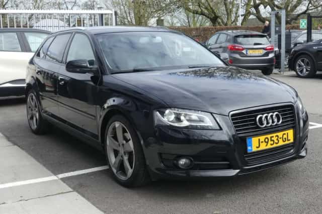 Audi A3 (2011) thumbnail 3