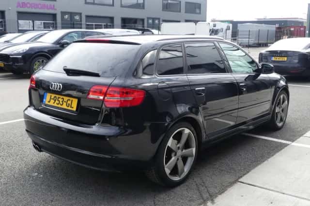 Audi A3 (2011) thumbnail 6