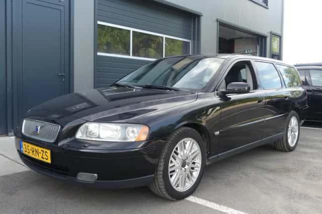 Volvo V70 (2005) thumbnail 2