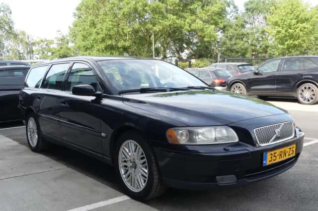 Volvo V70 (2005) thumbnail 3