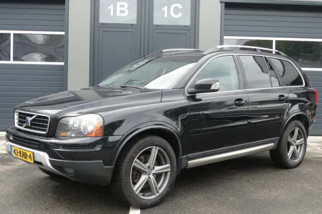 Volvo XC90 (2010) thumbnail 1