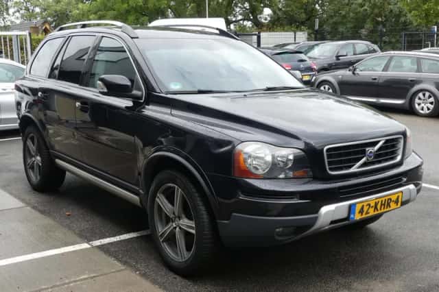 Volvo XC90 (2010) thumbnail 3