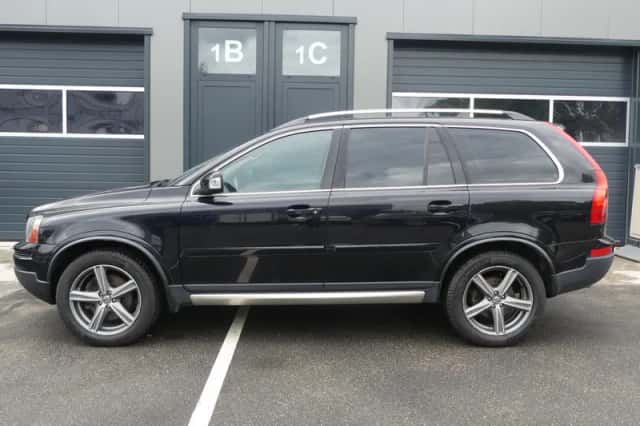 Volvo XC90 (2010) thumbnail 4