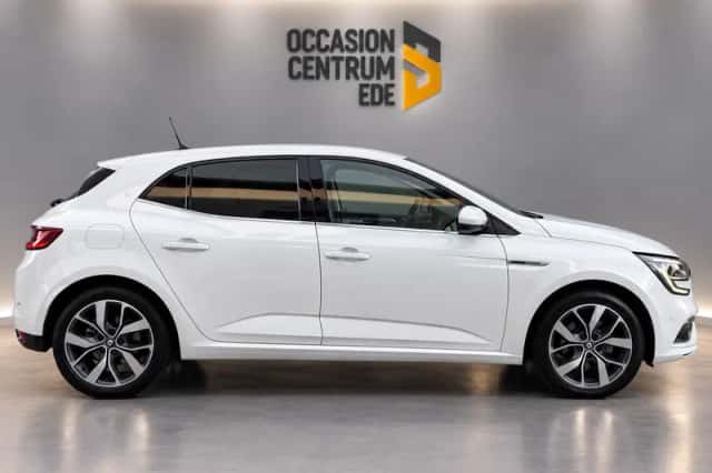 Renault Mégane (2018) thumbnail 2