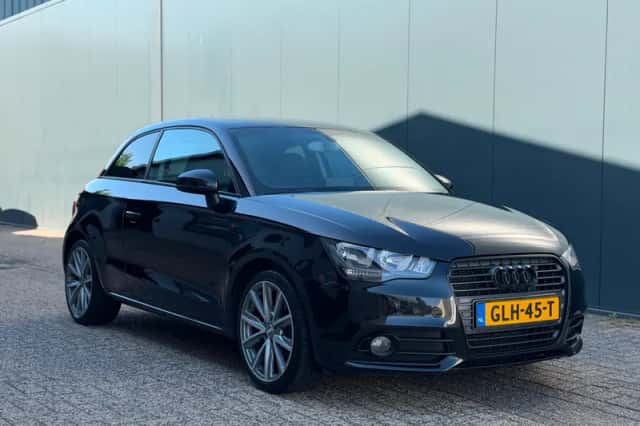 Audi A1 (2010) thumbnail 1
