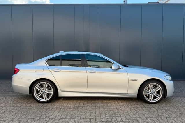 BMW 5-Serie (2012) thumbnail 2