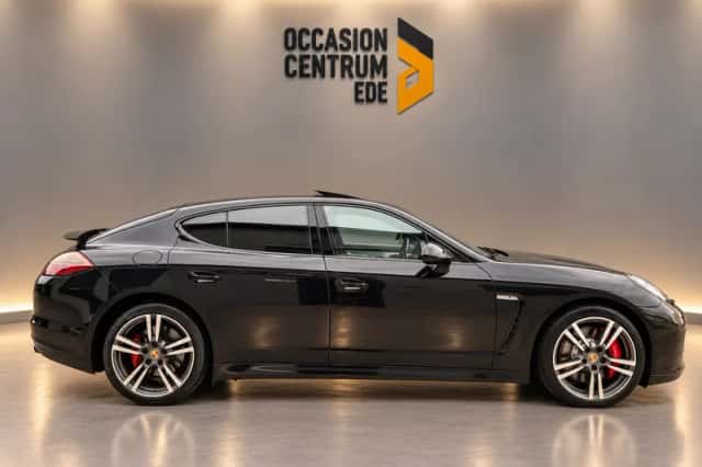 Porsche Panamera (2010) thumbnail 2