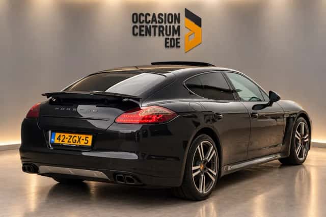 Porsche Panamera (2010) thumbnail 3