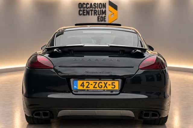 Porsche Panamera (2010) thumbnail 4