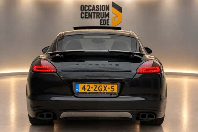 Porsche Panamera (2010) thumbnail 5