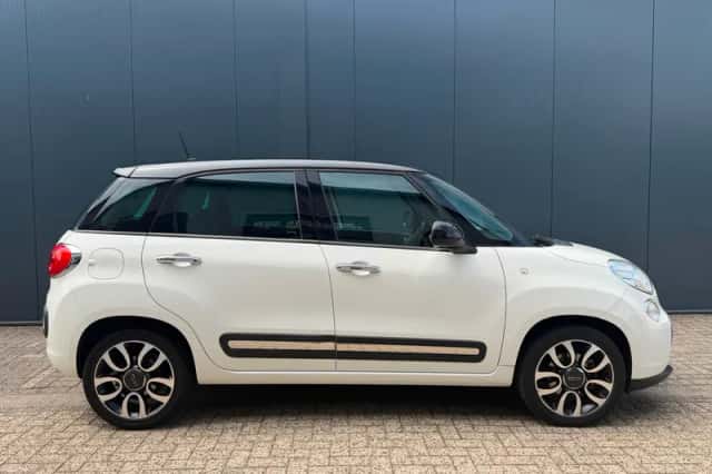 Fiat 500L (2014) thumbnail 2