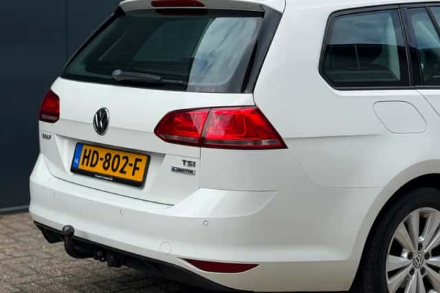 Volkswagen Golf (2015) thumbnail 5