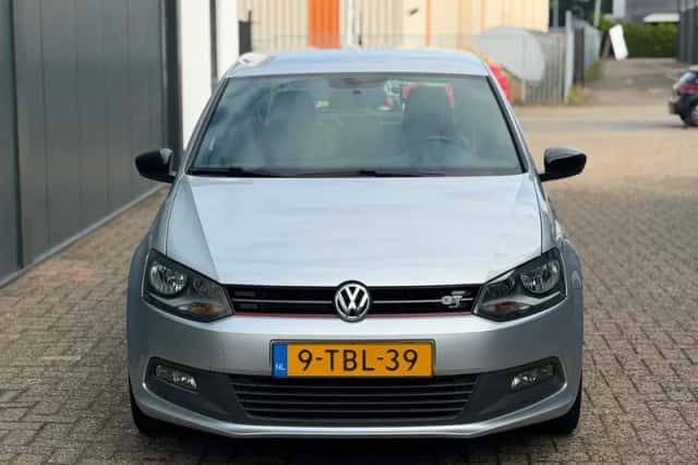 Volkswagen Polo (2014) thumbnail 6