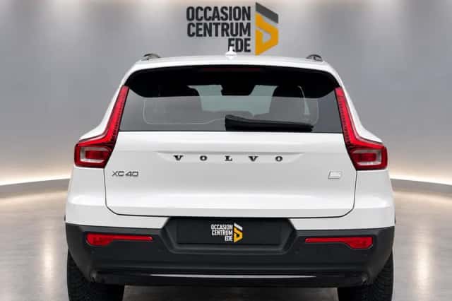 Volvo XC40 (2023) thumbnail 5