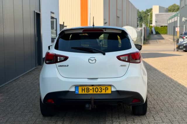 Mazda 2 (2015) thumbnail 4