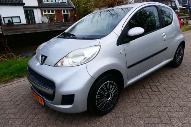 Peugeot 107 (2010) thumbnail 1