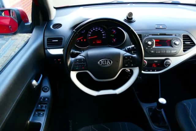 Kia Picanto (2015) thumbnail 2