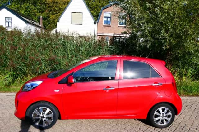 Kia Picanto (2015) thumbnail 4