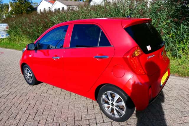 Kia Picanto (2015) thumbnail 5