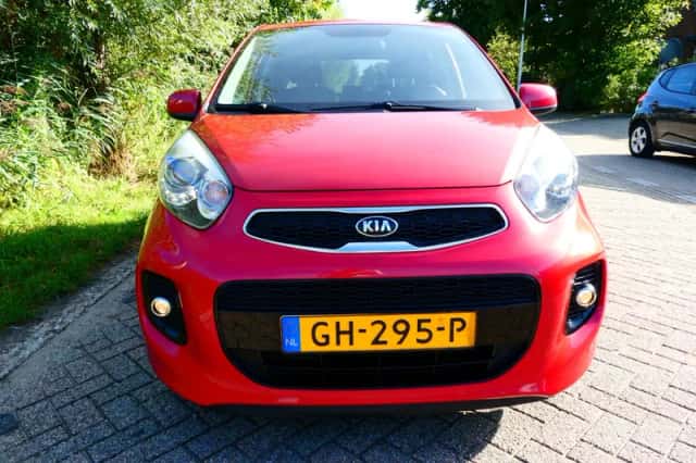 Kia Picanto (2015) thumbnail 6