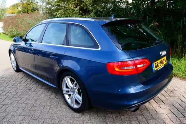 Audi A4 (2015) thumbnail 5
