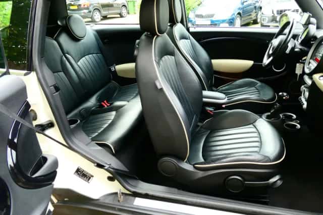 MINI Clubman (2010) thumbnail 2