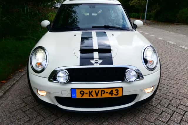 MINI Clubman (2010) thumbnail 6