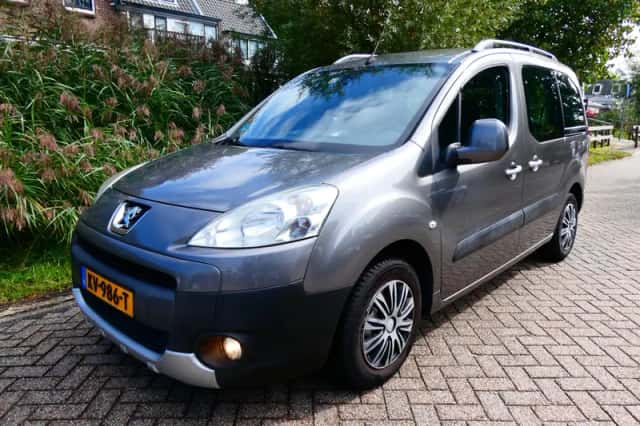 Peugeot Partner (2011) thumbnail 1