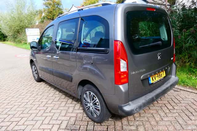 Peugeot Partner (2011) thumbnail 5