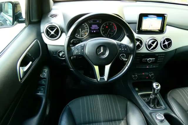 Mercedes-Benz B-Klasse (2012) thumbnail 2