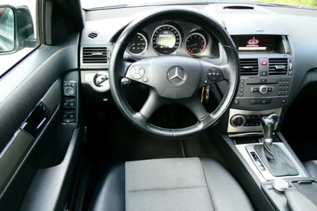 Mercedes-Benz C-Klasse (2010) thumbnail 2