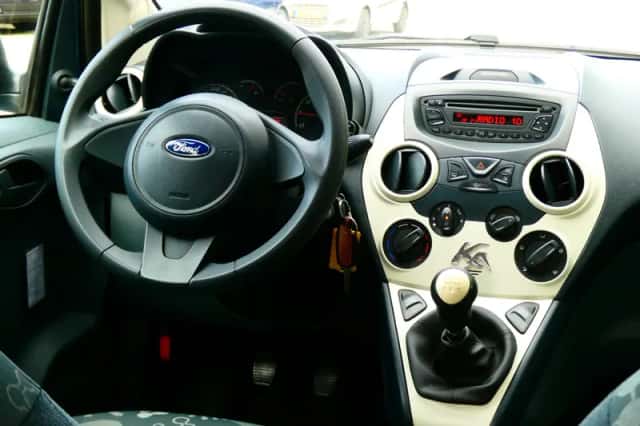 Ford Ka (2015) thumbnail 2