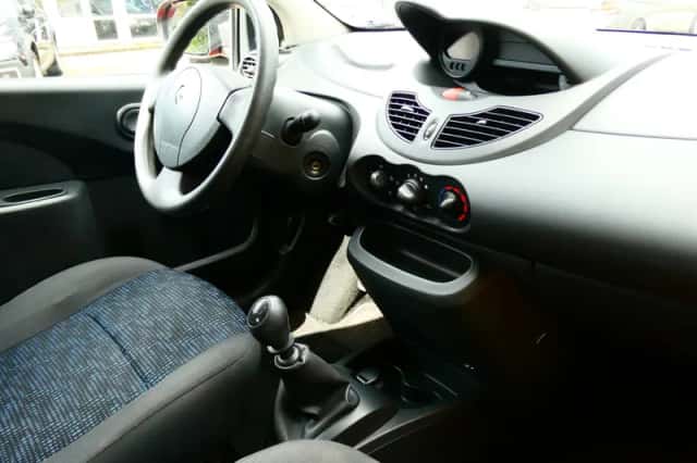 Renault Twingo (2012) thumbnail 2