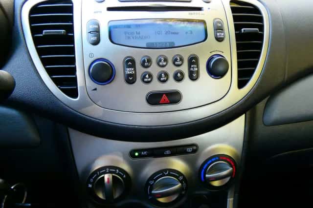 Hyundai i10 (2012) thumbnail 3