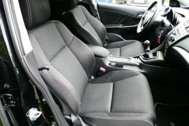 Honda Civic (2015) thumbnail 3