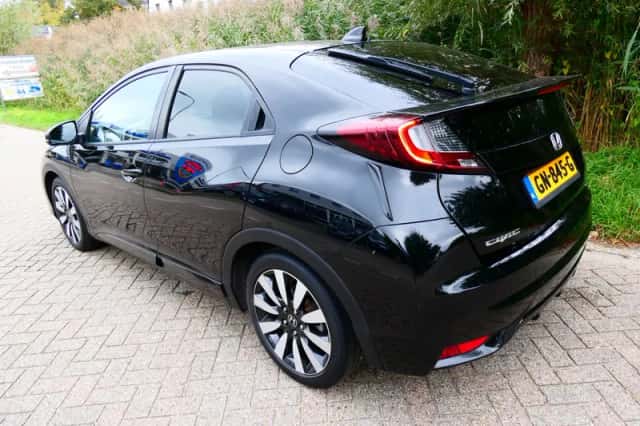 Honda Civic (2015) thumbnail 5