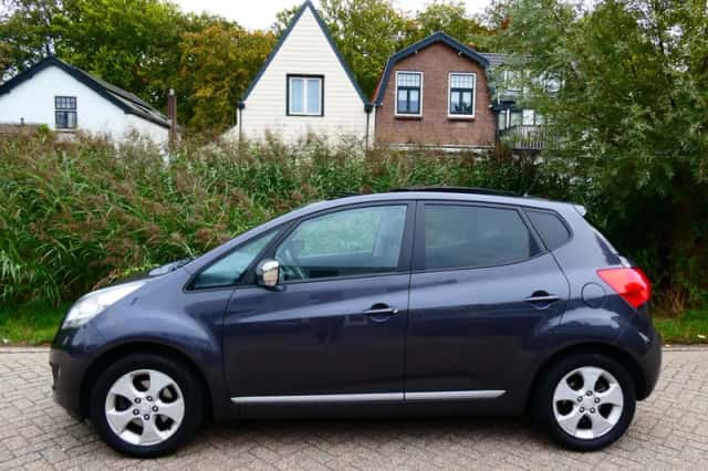 Kia Venga (2015) thumbnail 4
