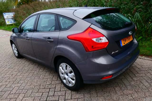 Ford Focus (2012) thumbnail 5