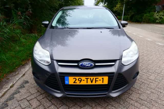 Ford Focus (2012) thumbnail 6