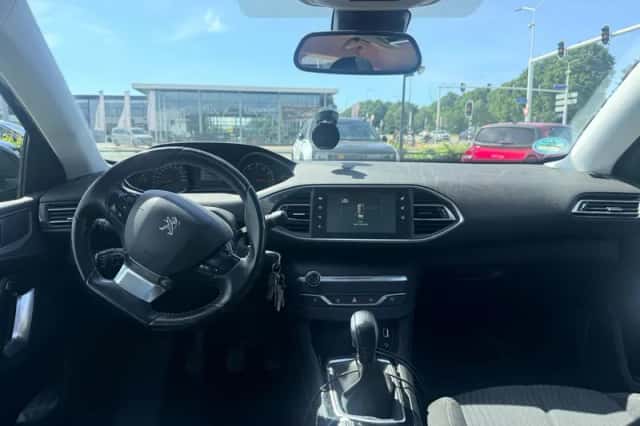 Peugeot 308 (2016) thumbnail 3