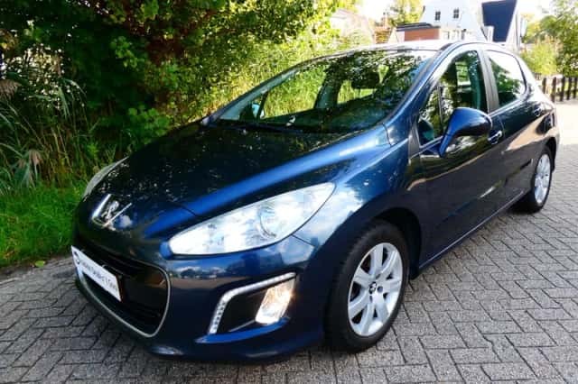 Peugeot 308 (2012) thumbnail 1