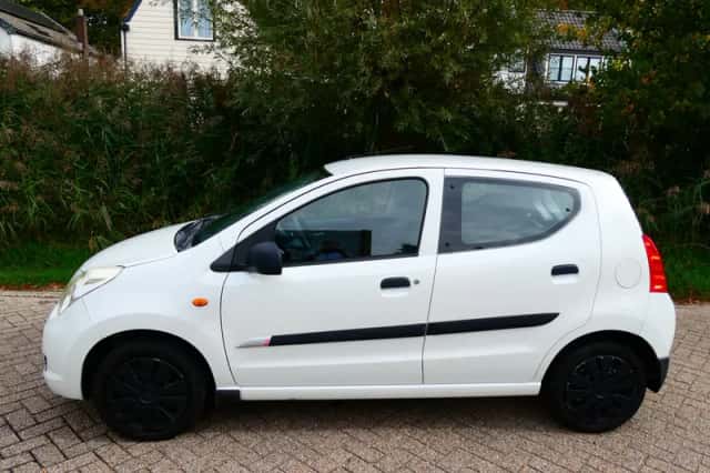 Suzuki Alto (2013) thumbnail 4