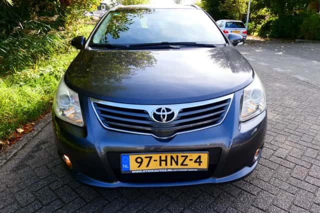 Toyota Avensis (2009) thumbnail 6