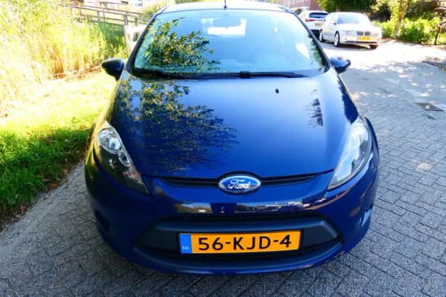 Ford Fiesta (2010) thumbnail 6
