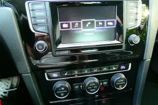 Volkswagen Golf (2014) thumbnail 3
