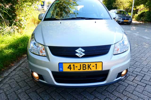 Suzuki SX4 (2009) thumbnail 6
