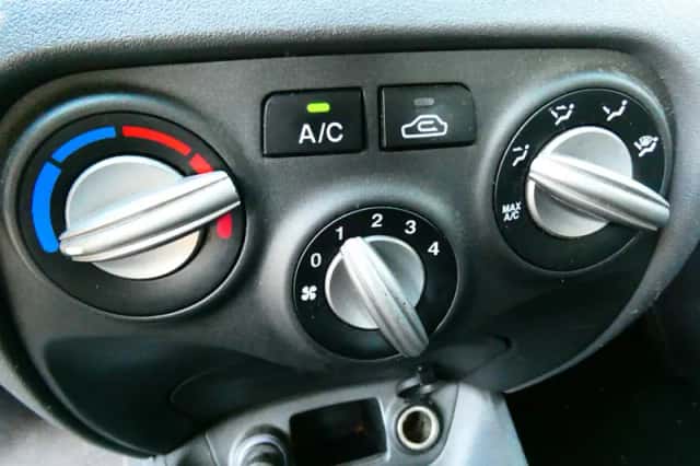 Kia Rio (2007) thumbnail 2
