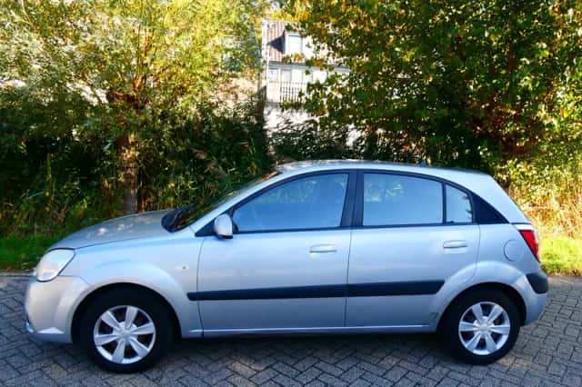 Kia Rio (2007) thumbnail 4