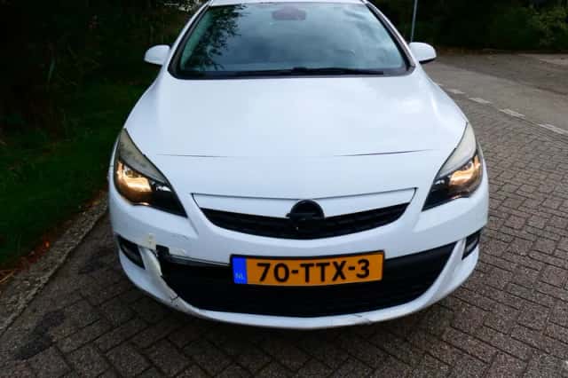 Opel Astra (2012) thumbnail 6